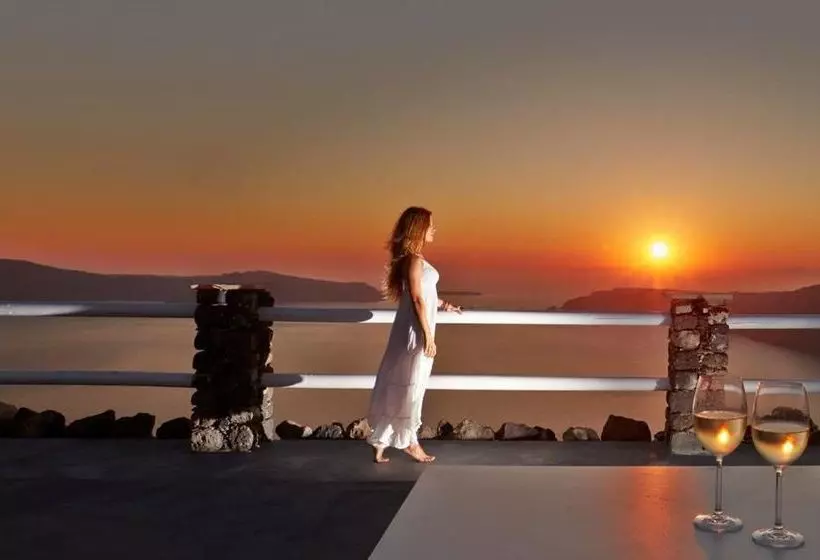 فندق Adore Santorini