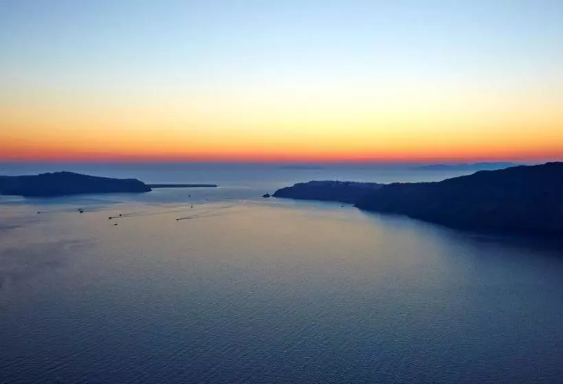 فندق Adore Santorini