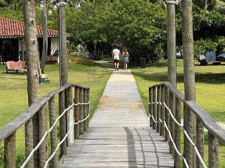 בית מלון כפרי Angá Beach