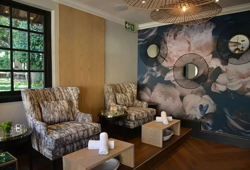 Apogee Boutique Hotel & Spa