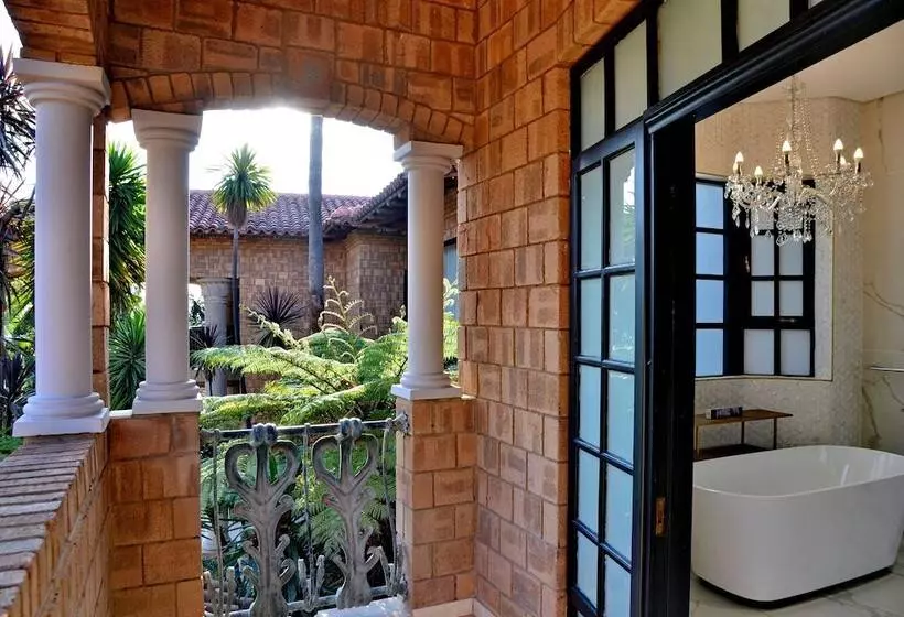 Apogee Boutique Hotel & Spa