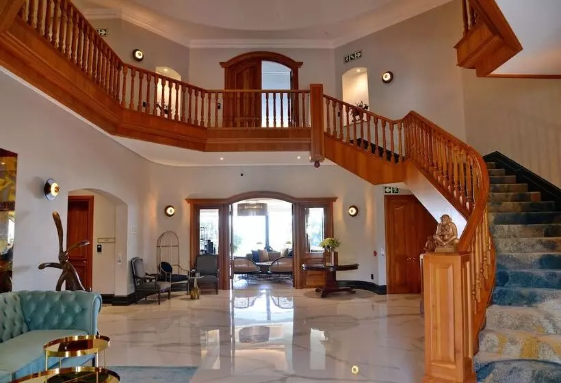 Apogee Boutique Hotel & Spa