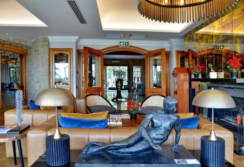 Apogee Boutique Hotel & Spa