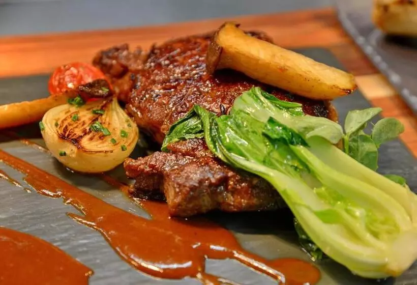 Apogee Boutique Hotel & Spa