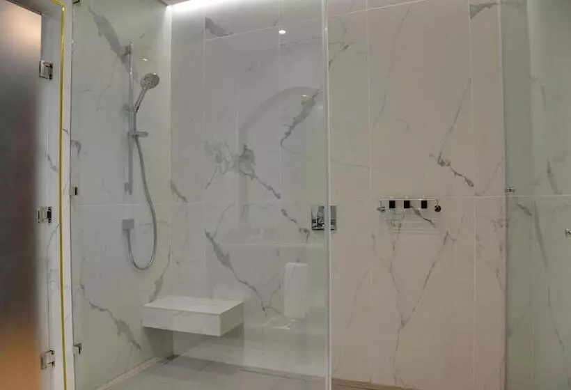 Apogee Boutique Hotel & Spa