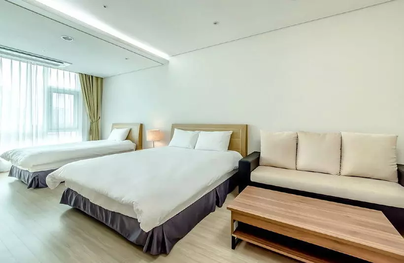 ホテル Avillos Serviced Residence