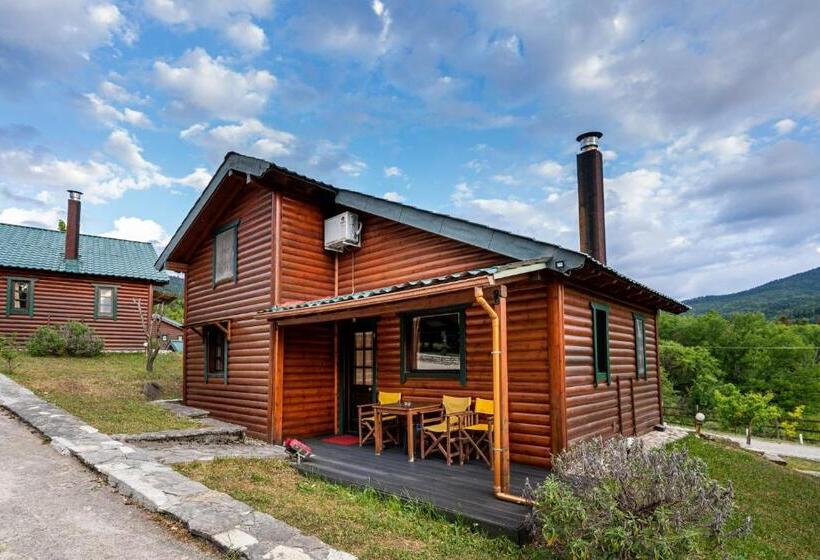 호텔 Chalet Likouresi Village