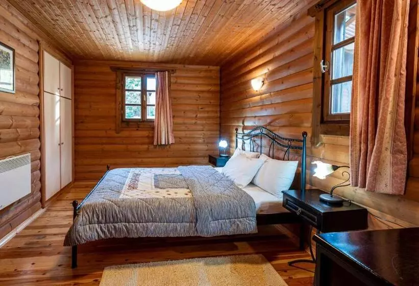 Отель Chalet Likouresi Village