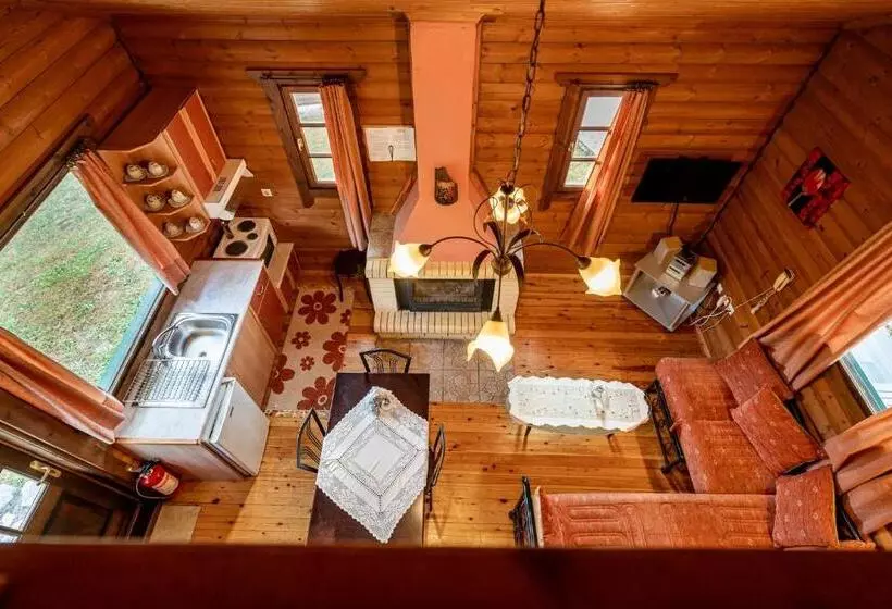 Отель Chalet Likouresi Village