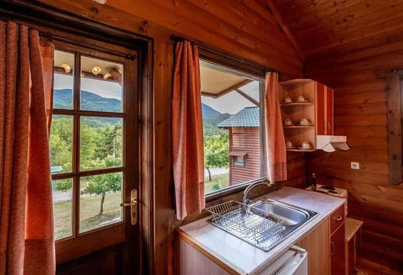 Отель Chalet Likouresi Village