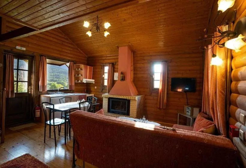 Отель Chalet Likouresi Village