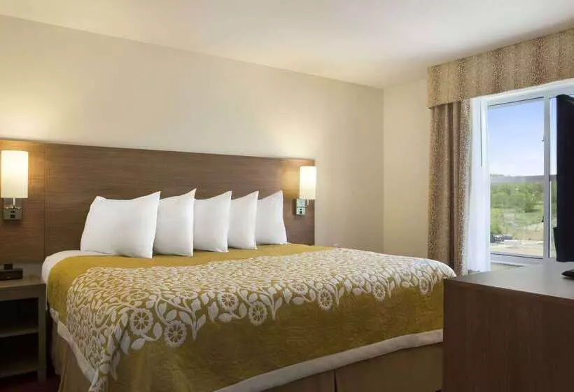ホテル Days Inn & Suites By Wyndham Belmont