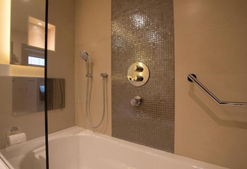 St George S Hotel   Wembley