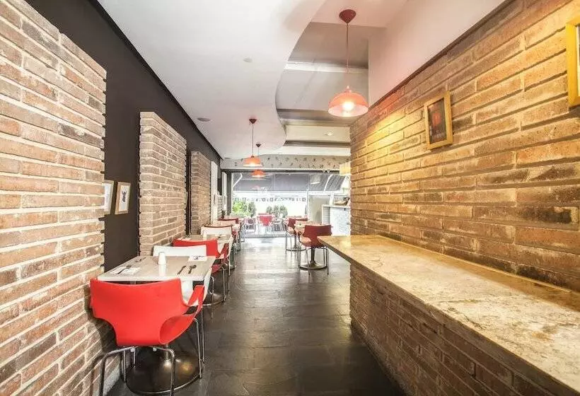 Отель Viaggio Country