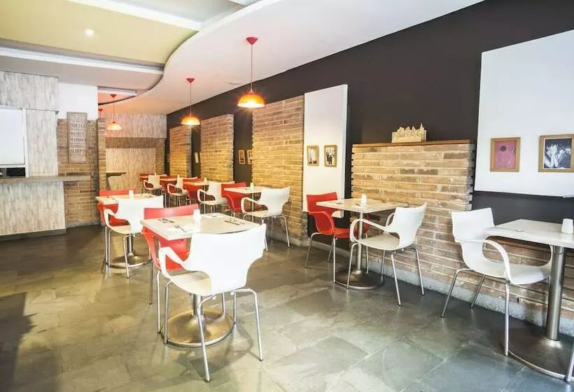 Отель Viaggio Country