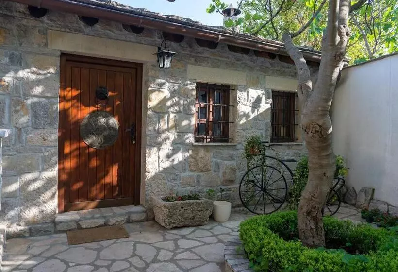 هتل Villa Fortuna