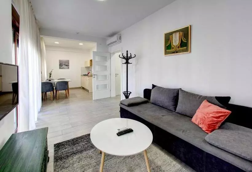 هتل Villa Fortuna