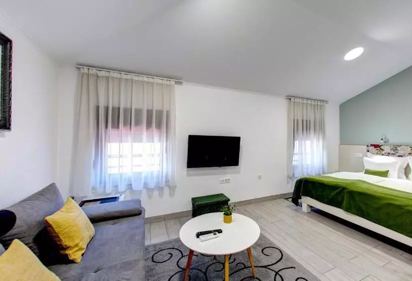 هتل Villa Fortuna