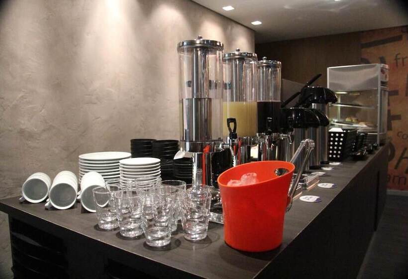 ホテル Vista Inn Express Contagem