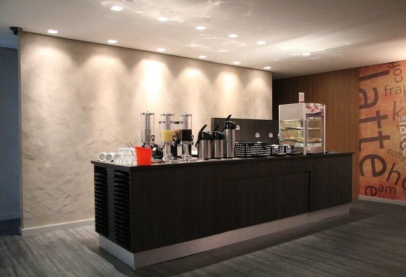 ホテル Vista Inn Express Contagem