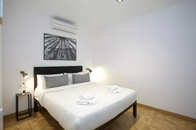 L Escudellers By The Streets