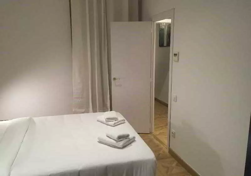 L Escudellers By The Streets