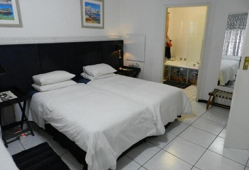 Pension Sleepers Villa Guesthouse