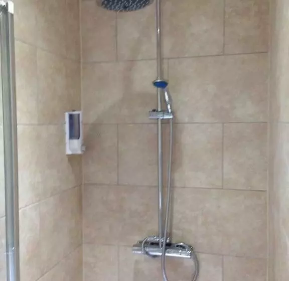 Retkeilymaja Airport Tavern Accommodation