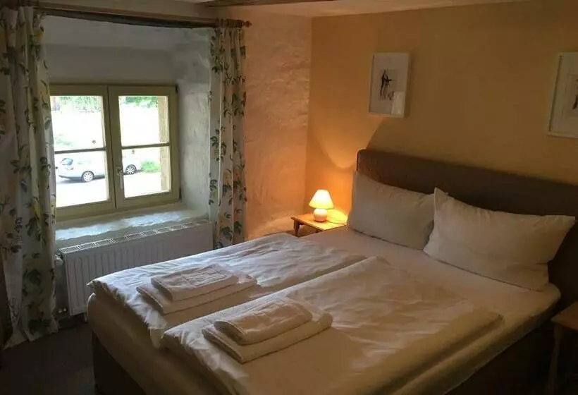 Aamiaismajoitus (B&B) Kloster Hedersleben