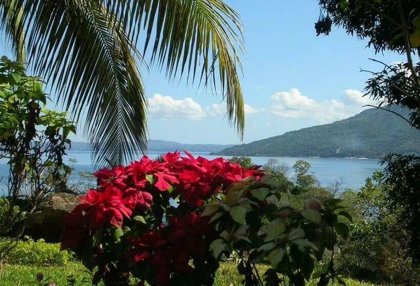 تختخواب و صبحانه Les Jardins D Ankify