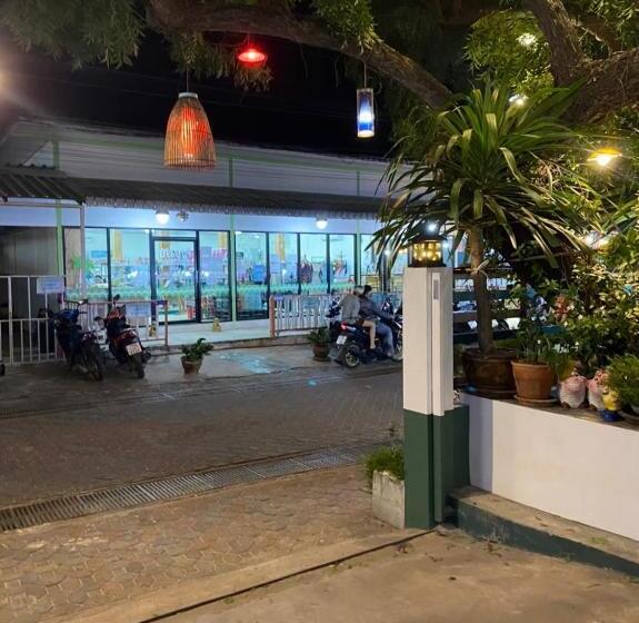 Szálloda วินเนอร์วิว เกาะล้าน