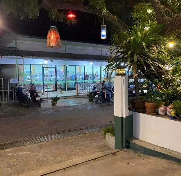 ホテル วินเนอร์วิว เกาะล้าน