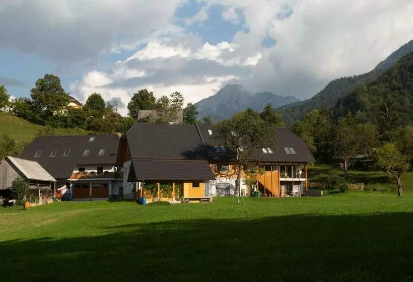 هتل Apartments Tourist Farm štorman With Ev Ch Station