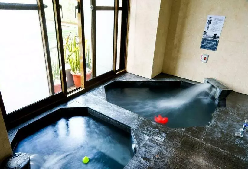 هتل Boutique Hot Spring Resort