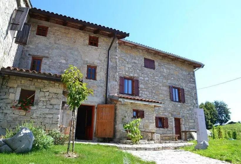 هتل Holiday Farmhouse Skvor