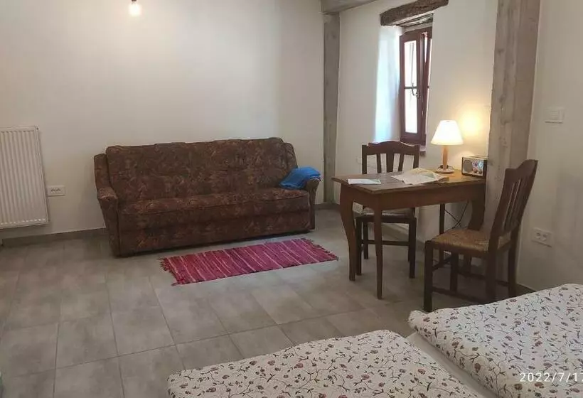 هتل Holiday Farmhouse Skvor