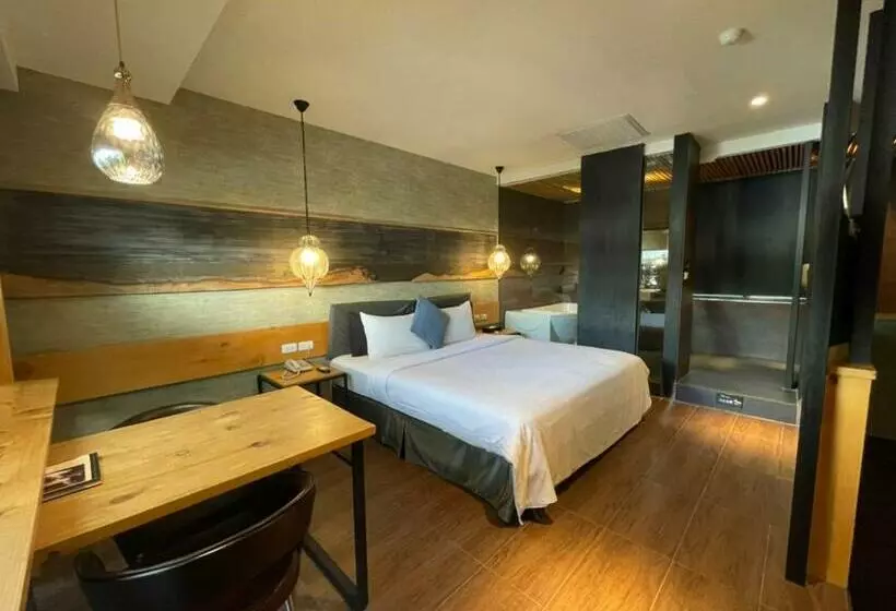 Roppongi Motel   Dalian