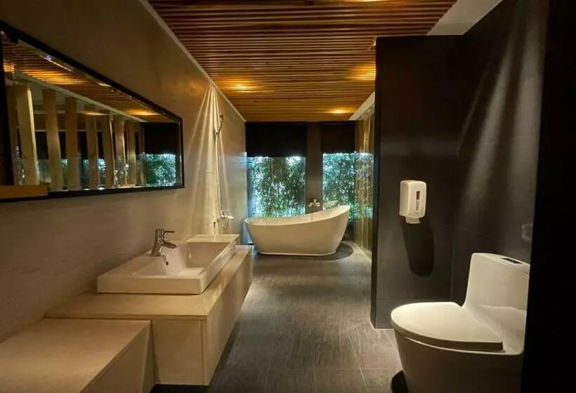 Roppongi Motel   Dalian