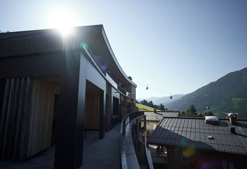 تختخواب و صبحانه Landhaus Saalbach Joker Card Included In Summer