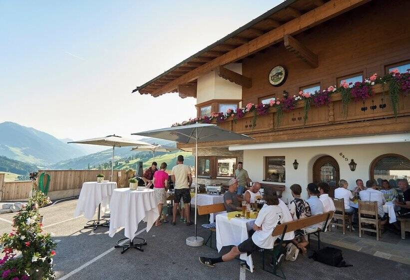 تختخواب و صبحانه Landhaus Saalbach Joker Card Included In Summer