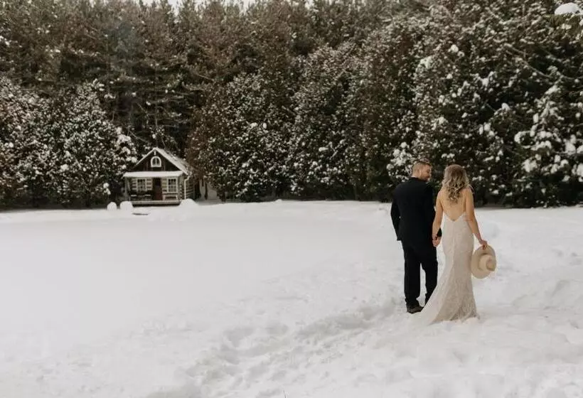 Majatalo A Rustic Cabin In The Woods