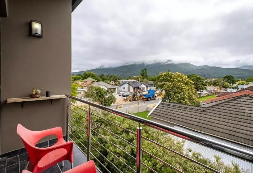 17onwellington Suites