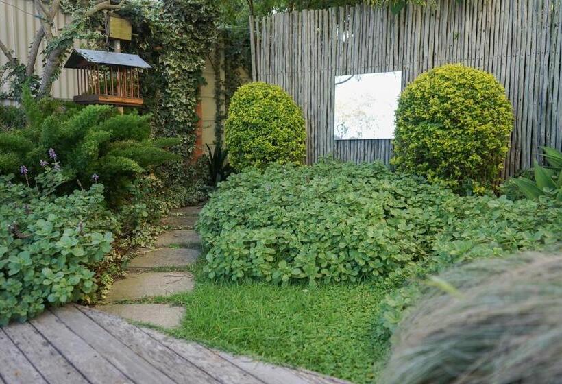 17onwellington Suites