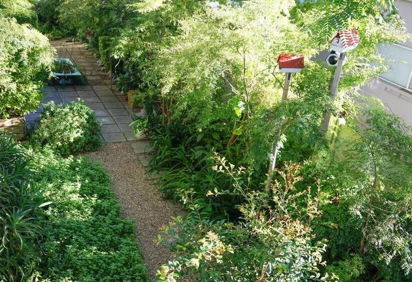 17onwellington Suites