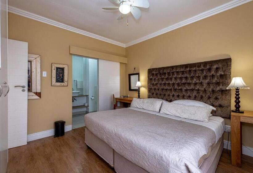 17onwellington Suites