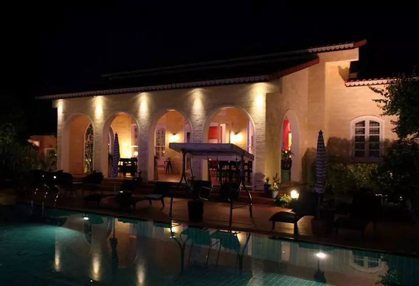 Pictory Garden Resort