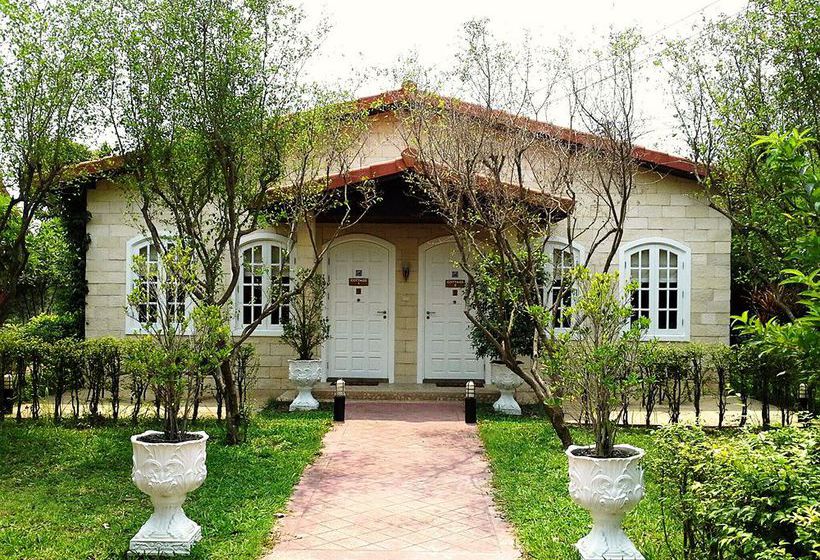 Pictory Garden Resort