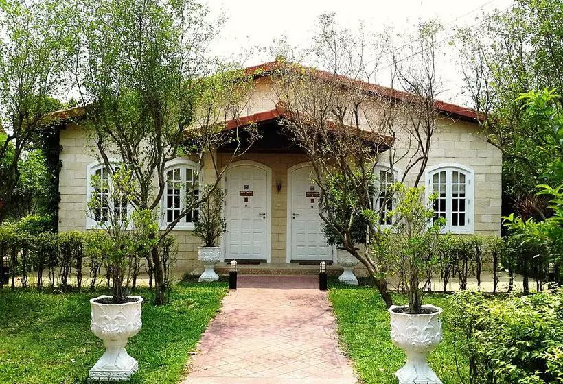 Pictory Garden Resort