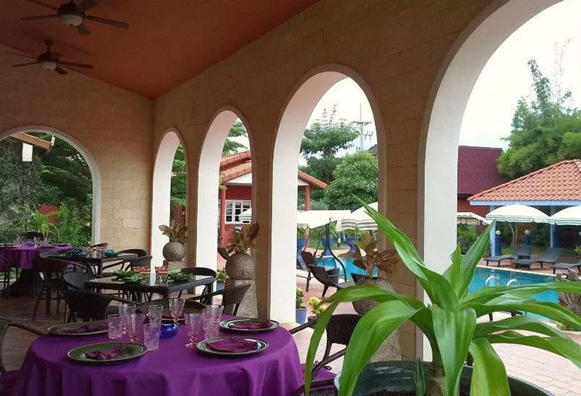 Pictory Garden Resort