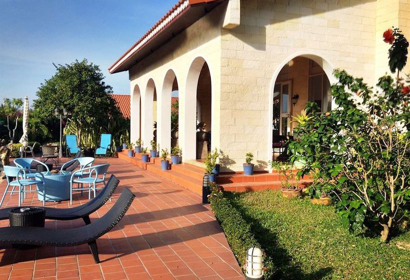 Pictory Garden Resort